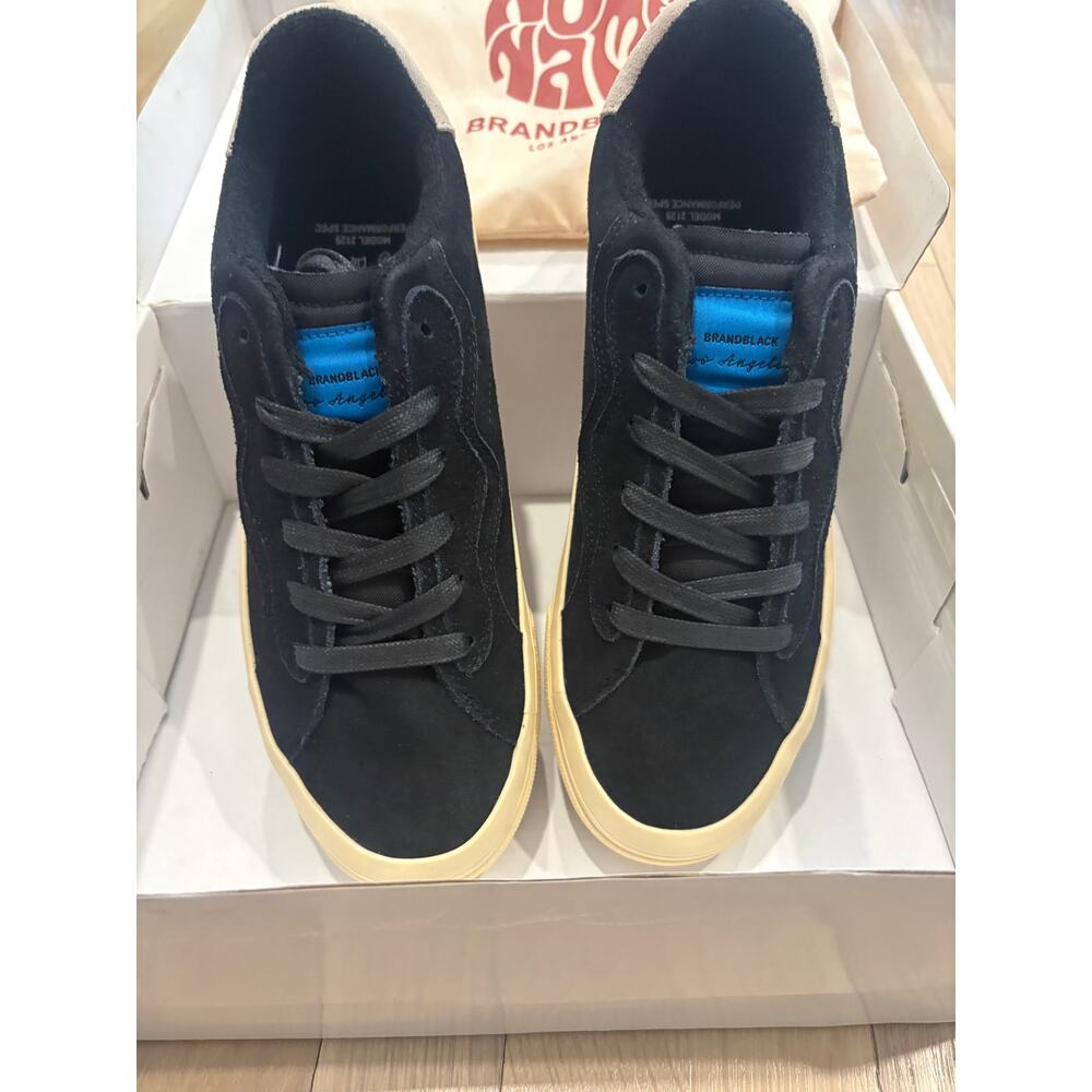 NWT Brandblack Los Angeles "No Name" sneakers BKBGY) Size:7.5M